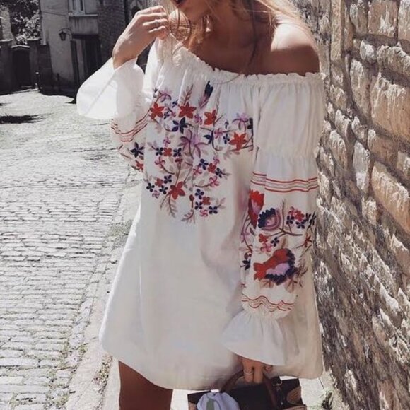 White Floral Embroidered Off‎ Shoulder Long Sleeve Mini A-Line Shift Dress - Picture 1 of 7
